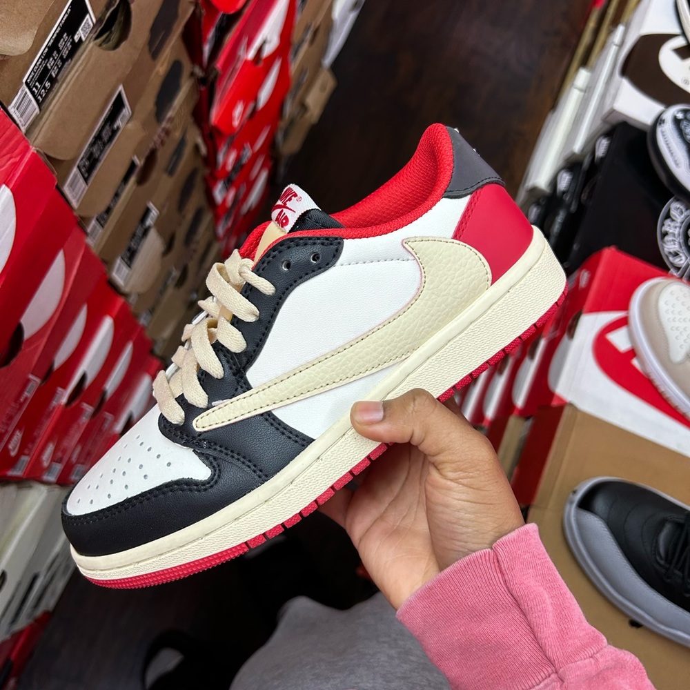 Nike TRAVIS SCOTT